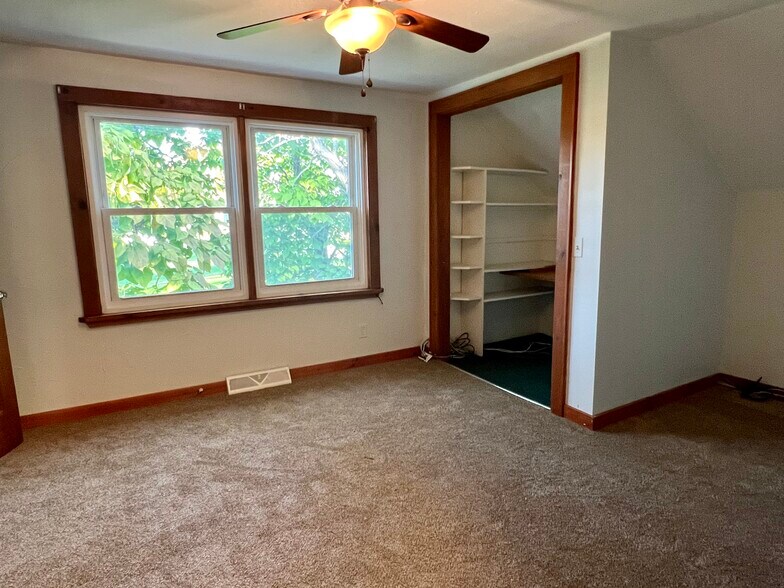 2825 Paris Green, Sauquoit, NY 13456 Office For Sale