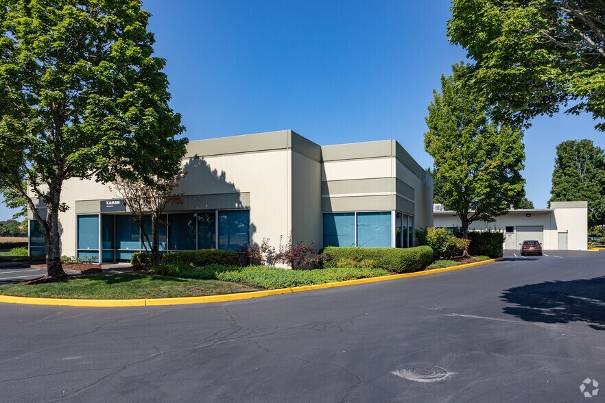 More Photos Of 7505 NE Ambassador Pl, Portland Unknown For Lease