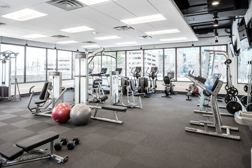 More Photos Of 1660 Highway 100 S, Saint Louis Park Office For Lease