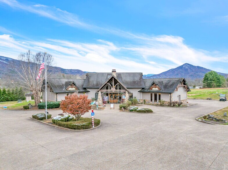 More Photos Of 3293 Wears Valley Rd, Sevierville Lodge Meeting Hall For Sale