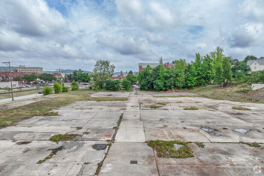 More Photos Of 700 Constitution Blvd, New Kensington Land For Sale