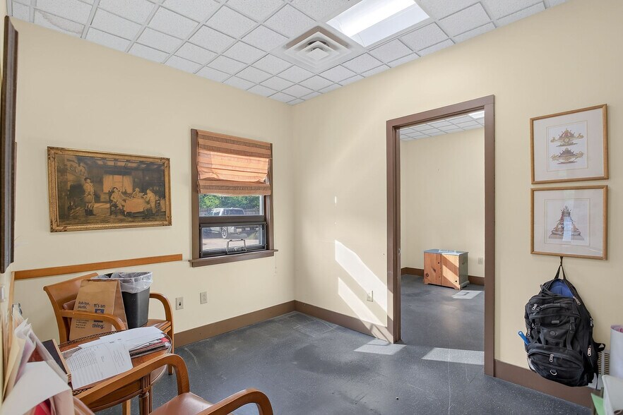 More Photos Of 18 Elm Ct, Sheffield Restaurant For Sale