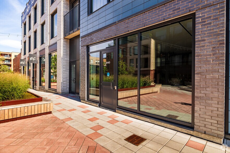 More Photos Of 2150 Rue Sainte-Catherine E, Montréal Apartments For Lease