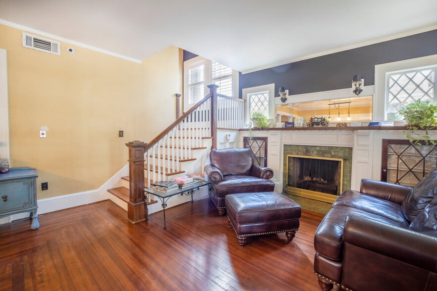 More Photos Of 555 5th Ave N, Saint Petersburg Office Residential For Lease