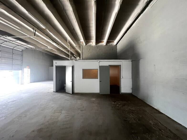 More Photos Of 1909-2099 Opa Locka Blvd, Miami Warehouse For Lease