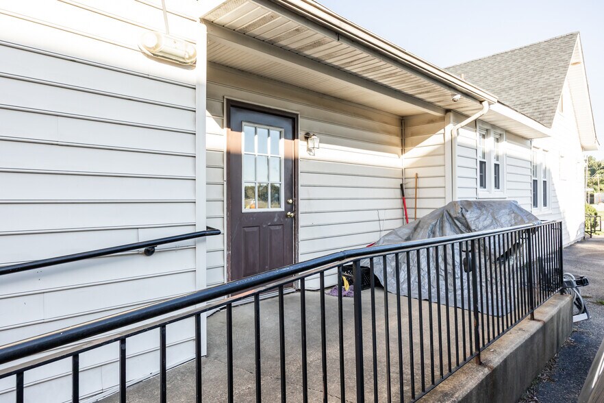 More Photos Of 5717 Midlothian Tpke, Richmond Office For Sale