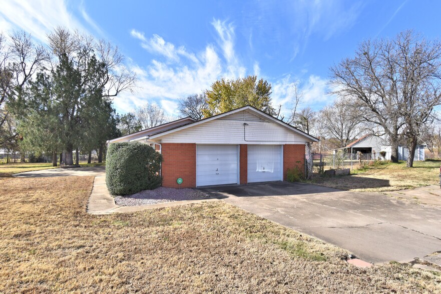 More Photos Of 9300 S Union Ave, Tulsa Storefront Retail Office For Sale