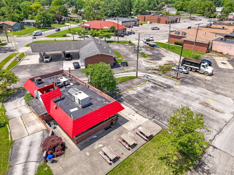 More Photos Of 1900 Tamarack Cir S, Columbus Fast Food For Lease