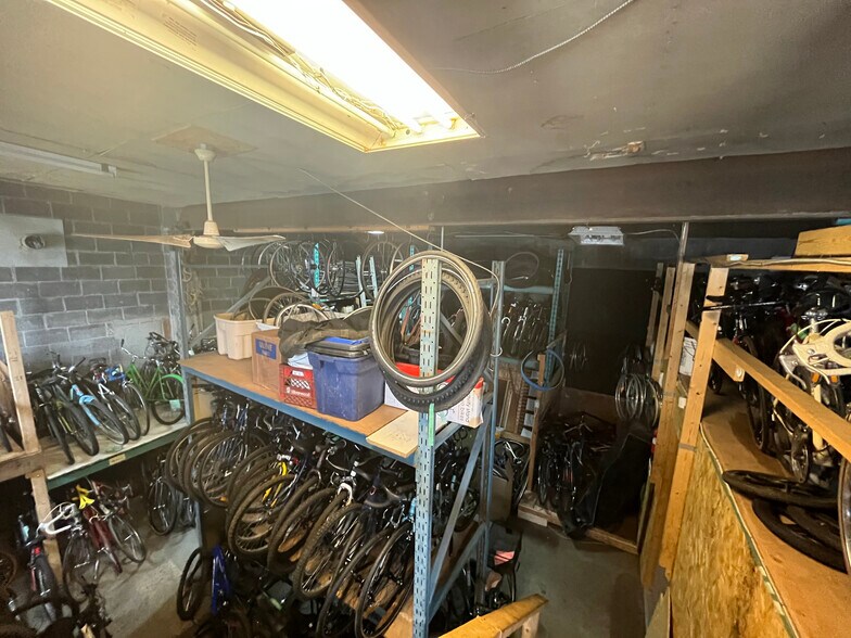 More Photos Of 473 Bronson Ave, Ottawa Storefront Retail Office For Lease