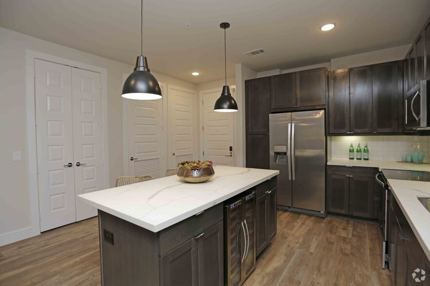 More Photos Of 5200 N O'Connor Blvd, Irving Unknown For Lease