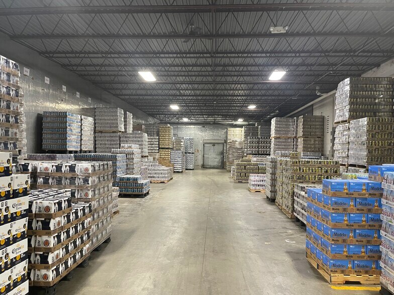 More Photos Of 2325 Sybrant Rd, Traverse City Warehouse For Lease
