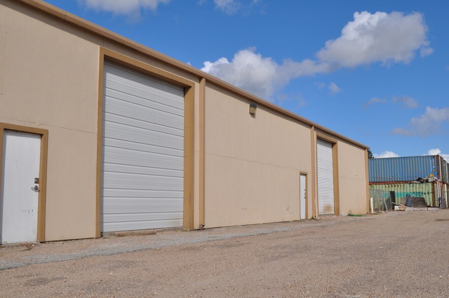 More Photos Of 3221 S Main St, Pearland Freestanding For Sale