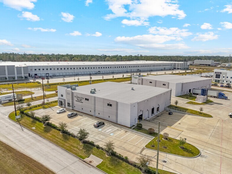 More Photos Of 18311 Aldine Westfield Rd, Houston Distribution For Lease