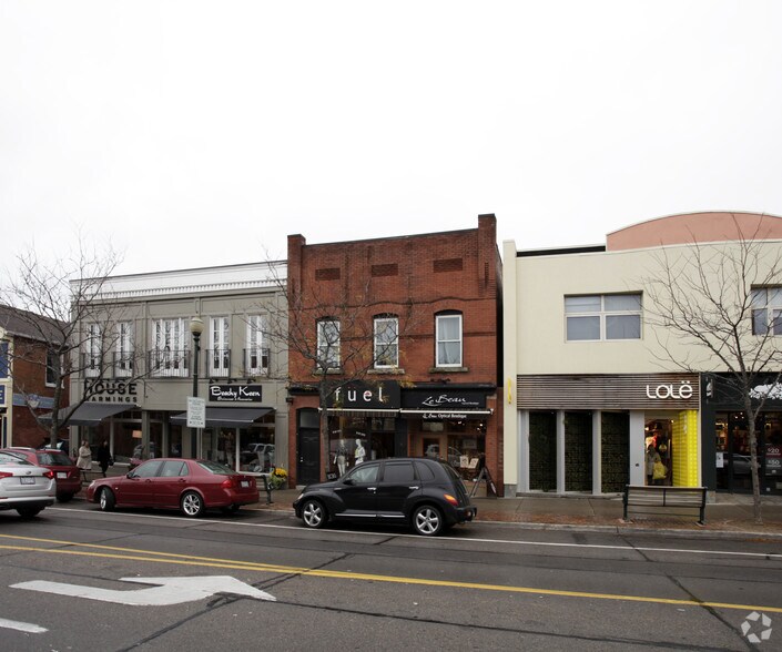 Primary Photo Of 174 Lakeshore Rd E, Oakville Storefront Retail Residential For Lease