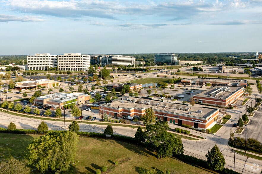 More Photos Of 2830 S Highland Ave, Lombard Storefront For Lease