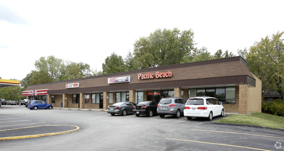 More Photos Of 9919-9931 Watson Rd, Crestwood Storefront For Lease