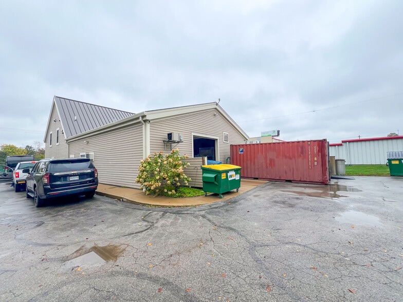 More Photos Of 1631 W 5th St, Eureka Flex For Sale