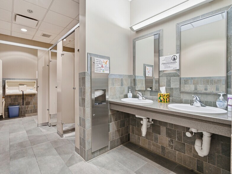 More Photos Of 631 26 1/2 Rd, Grand Junction Specialty For Sale