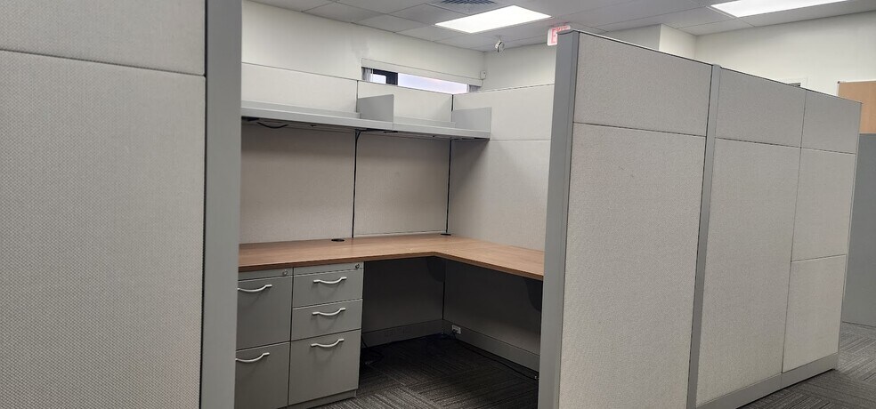 More Photos Of 1 Michael Ave, Farmingdale Office For Lease