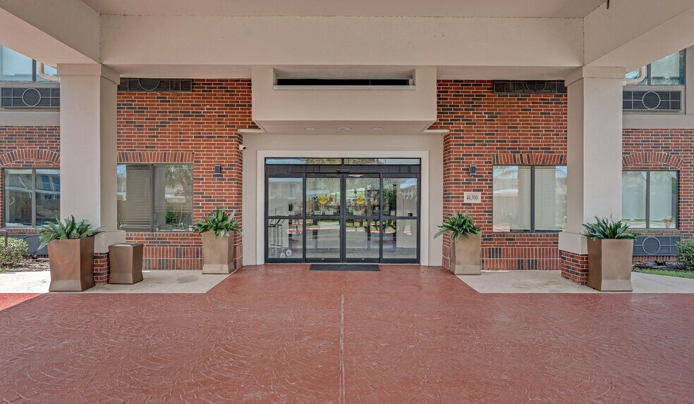 More Photos Of 46300 Interstate 10, Winnie Hotel For Sale