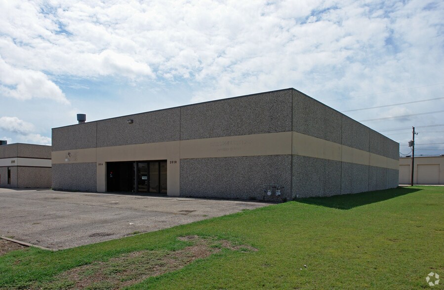 Primary Photo Of 2014-2018 Silver St, Garland Light Manufacturing For Sale