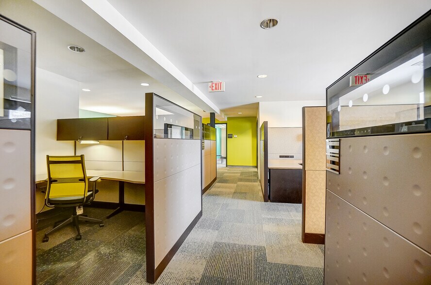 More Photos Of 3925-3927 Brotherton Rd, Cincinnati Office For Sale