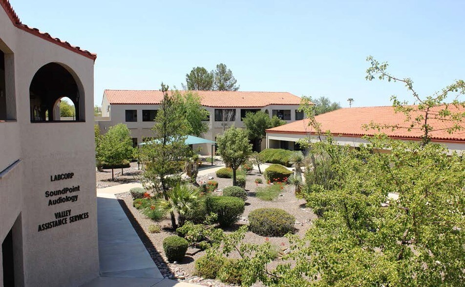 More Photos Of 1131 S La Canada Dr, Green Valley Unknown For Lease