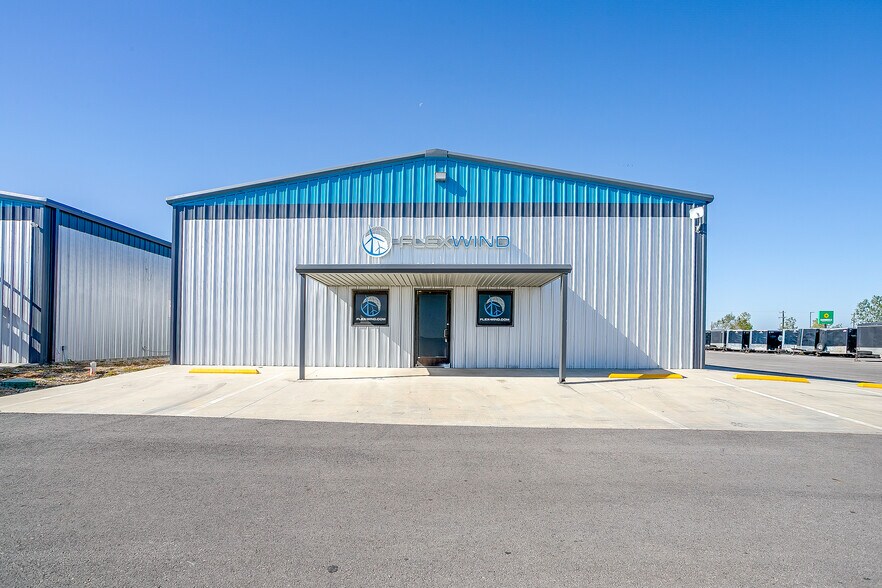 More Photos Of 6225 E Highway 114, Rhome Warehouse For Lease