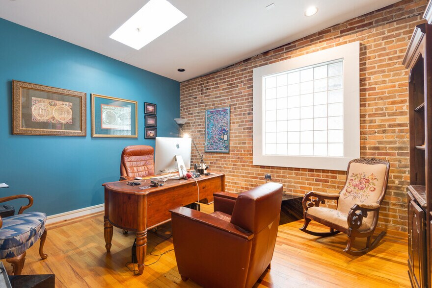 More Photos Of 122 S Calhoun St, Tallahassee Office For Lease