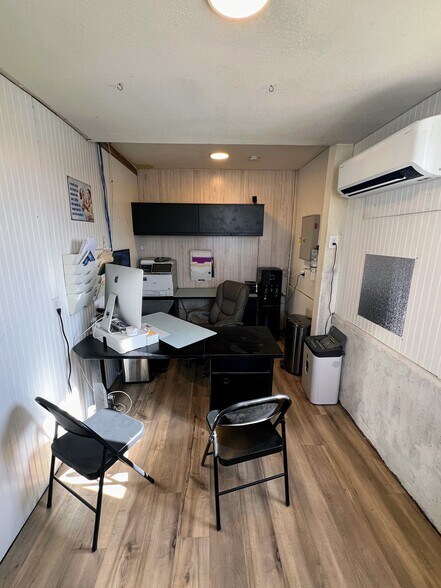 More Photos Of 2209 E Illinois St, Kirksville Auto Repair For Sale