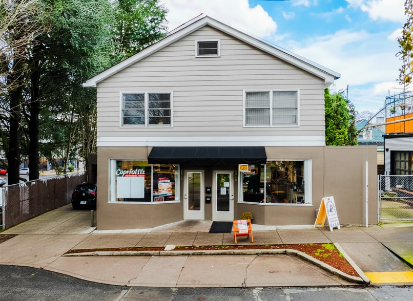 More Photos Of 2816 NE Halsey St, Portland Storefront Retail Residential For Sale