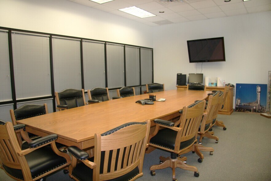 More Photos Of 8326 W State Highway 21, Bryan Unknown For Lease