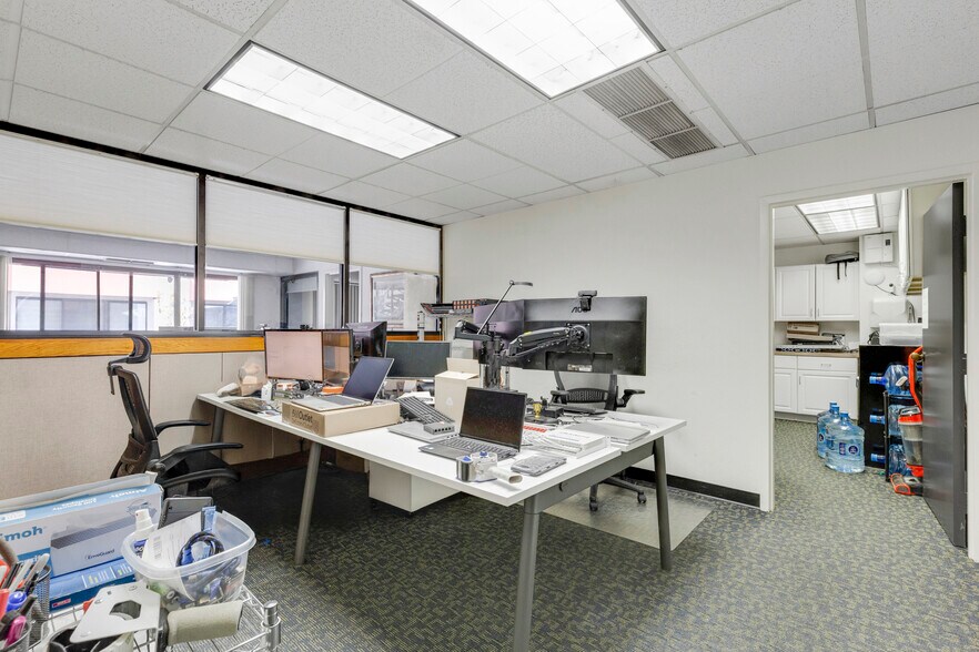 More Photos Of 1321 7th St, Santa Monica Office For Sale