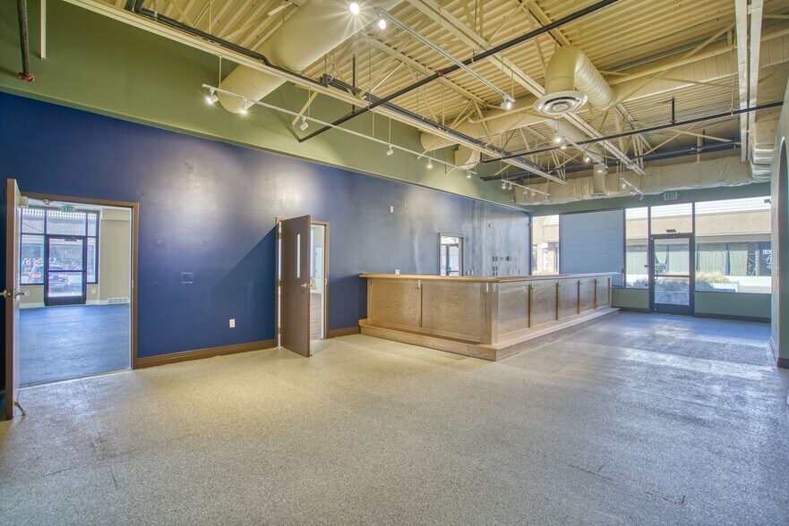 More Photos Of 310-390 Lashley St, Longmont General Retail For Lease