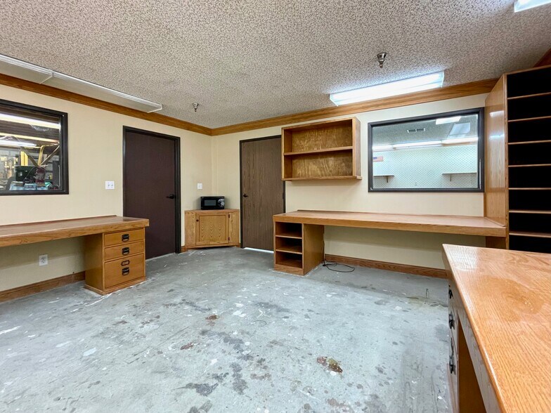 More Photos Of 11920 Goldring Rd, Arcadia Warehouse For Sale