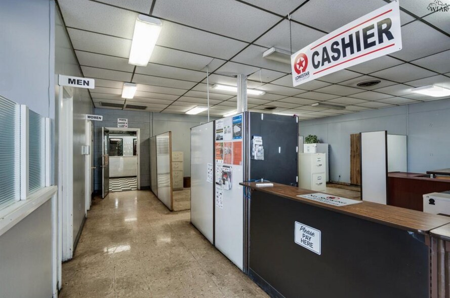 More Photos Of 2901 Jacksboro Hwy, Wichita Falls Office For Sale