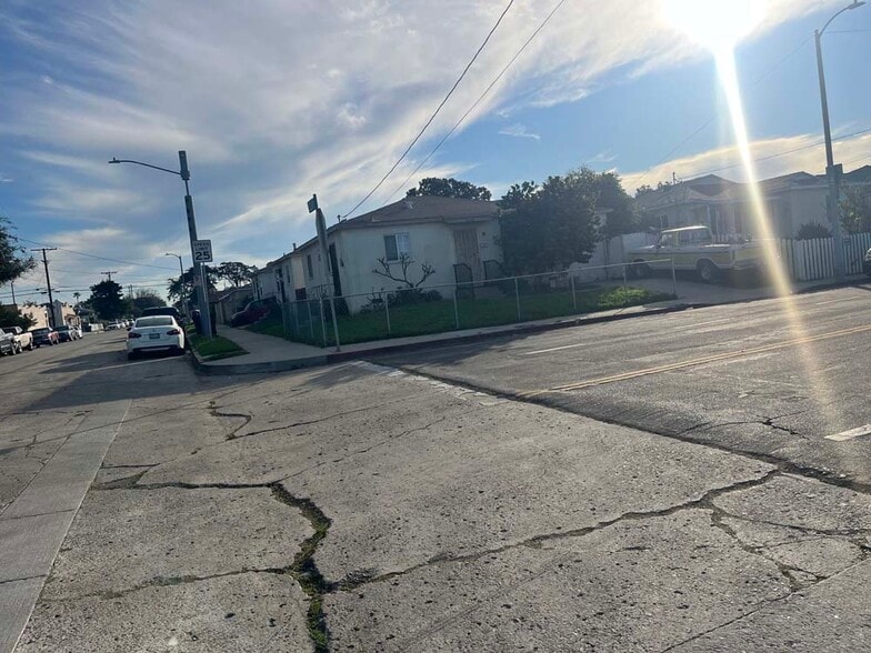 More Photos Of 1068 McDonald Ave, Wilmington Multifamily For Sale