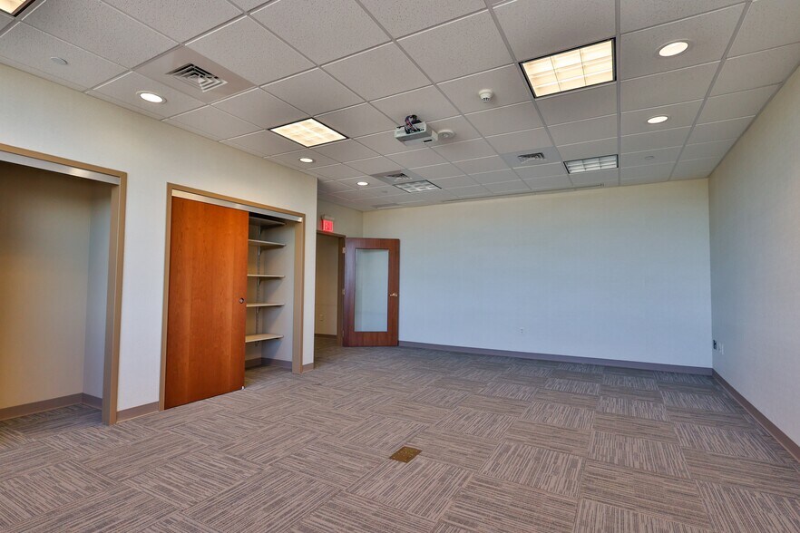 More Photos Of 1 E Broad St, Bethlehem Medical For Sale