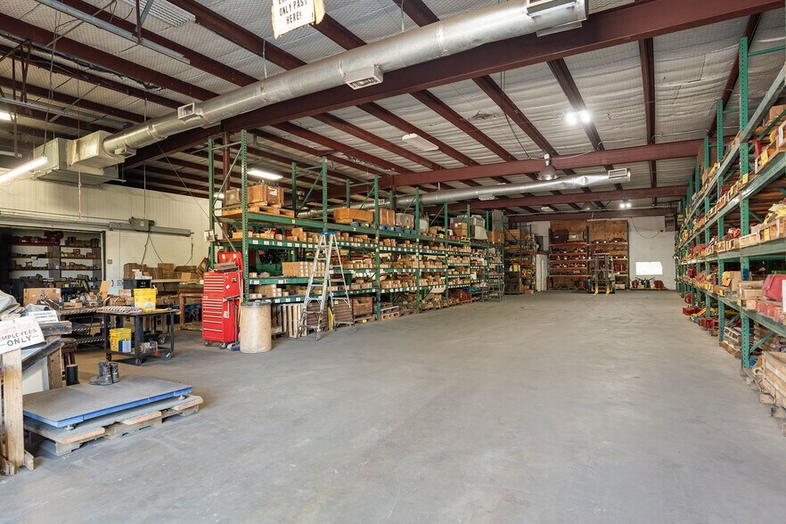 More Photos Of 15458 W Hardy Rd, Houston Warehouse For Lease