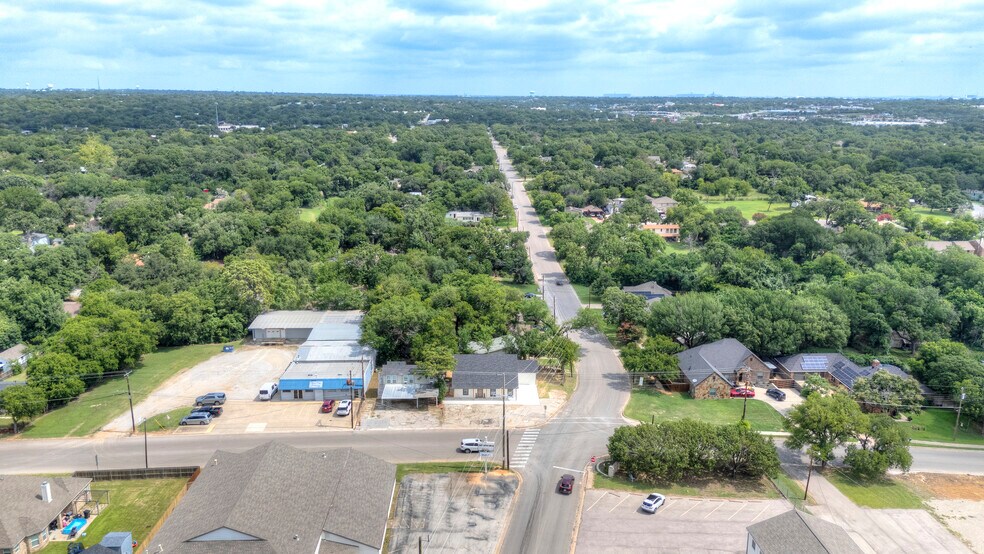 More Photos Of 4700 Barbara Rd, River Oaks Office For Sale