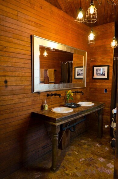 More Photos Of 1170 Rancho Robles Rd, Oracle Hotel For Sale