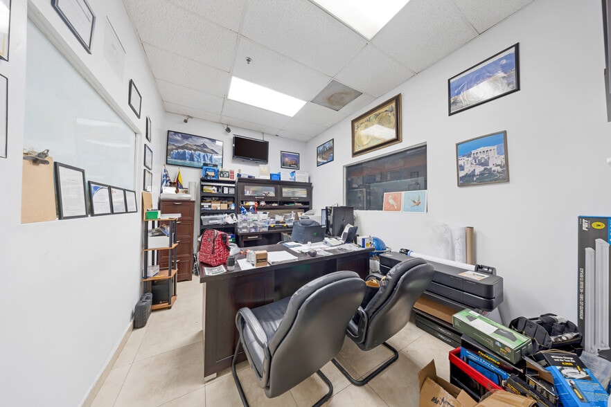 More Photos Of 7620 NW 25th St, Miami Distribution For Sale