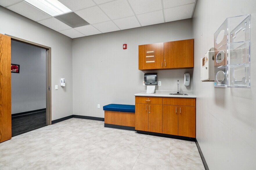 More Photos Of 1414 Main St, Keokuk Office For Lease