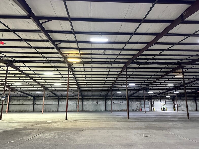 More Photos Of 1140 Monticello Hwy, Madison Distribution For Lease