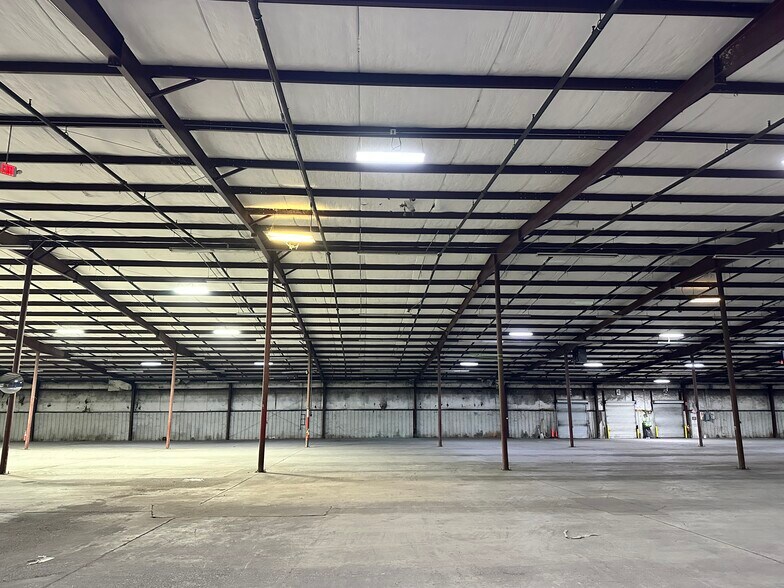 More Photos Of 1140 Monticello Hwy, Madison Distribution For Lease