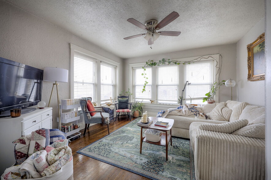 More Photos Of 4226-4228 Locust St, Kansas City Apartments For Sale