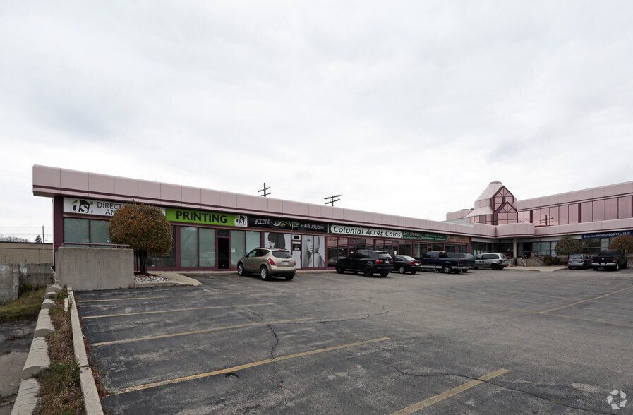 More Photos Of 300 Victoria St N, Kitchener General Retail For Lease