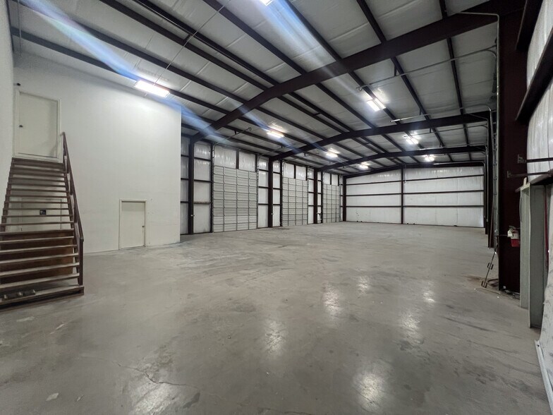 More Photos Of 6407 S County Road 1273, Midland Warehouse For Lease