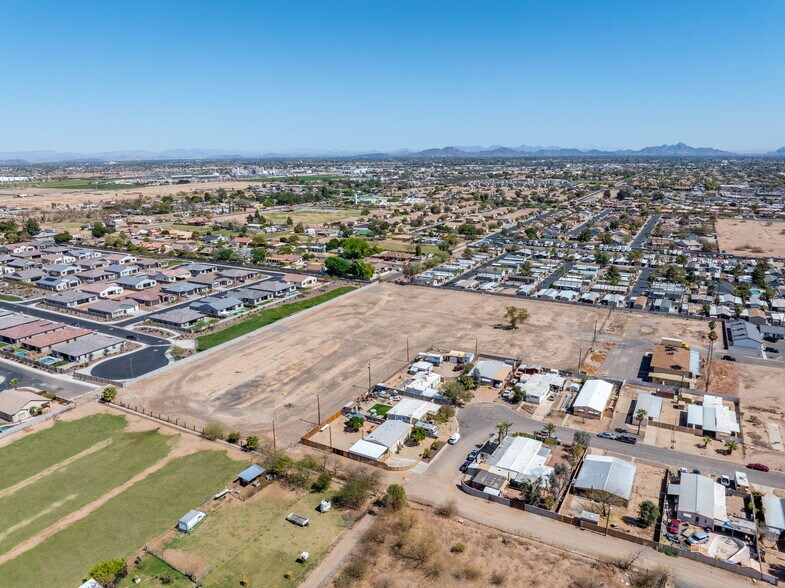 More Photos Of 7118 80th Ave, Glendale Land For Sale