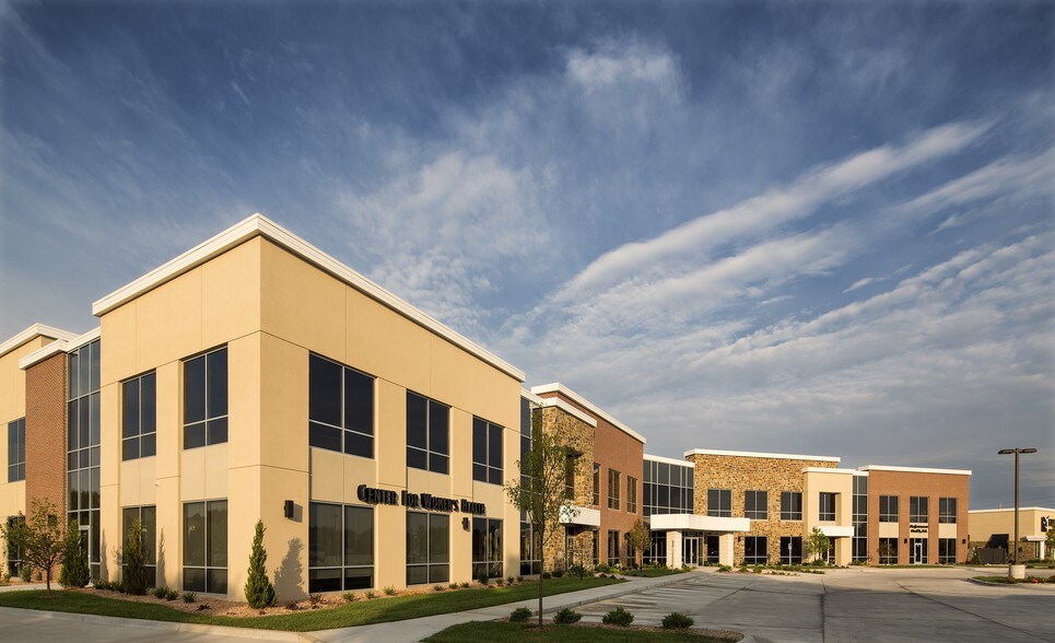 More Photos Of 10111 E 21st St N, Wichita Medical For Lease